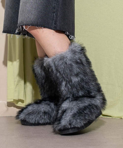 WEGO(ウィゴー)の「WEGO/モンスターファーブーツ(ブーツ・レディース・グレー/ベージュ・SMALL/MEDIUM/LARGE)」の6枚目の写真