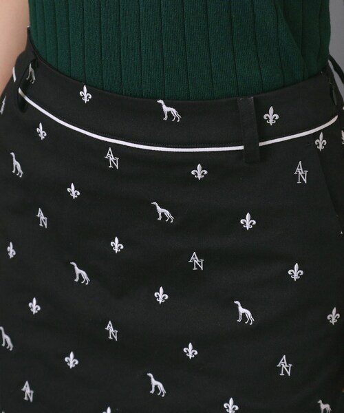 adabat（アダバット）の「【ADABAT NAVY】エンブロイダリーモノグラムスカート（スカート・レディース・ブラック・38/40/42）」の10枚目の写真