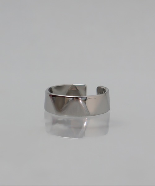 ieLS(イエルズ)の「金属アレルギー対応「ieLS」ステンレス トライアングルカットフリーリング(リング・メンズ・ゴールド/シルバー・FREE)」の1枚目の写真