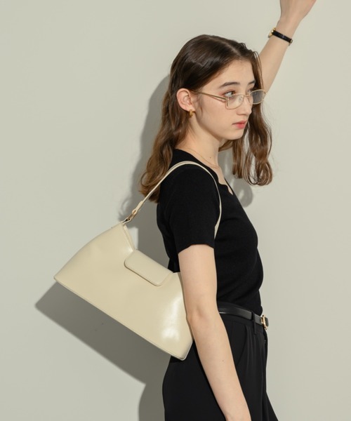 NEUNA(ヌナ)の「ベルテッドスクエアバッグ(ハンドバッグ・レディース・ブラウン/アイボリー/ブラック・FREE)」の9枚目の写真