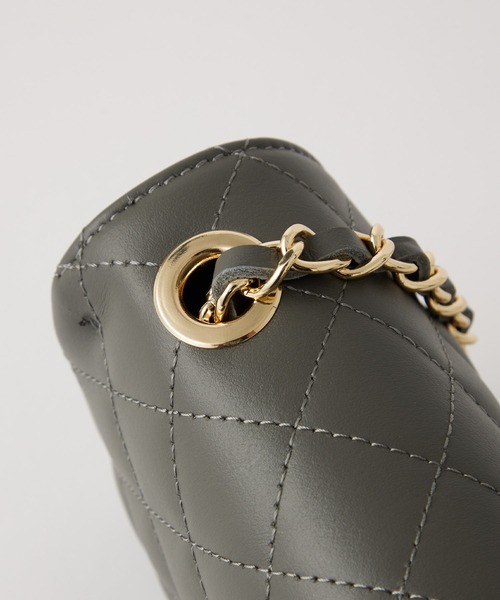 AULENTTI(オウレンティ)の「【forksy.】【AULENTTI / オウレンティ】キルティングチェーンショルダーバッグ(ハンドバッグ・レディース・ダークグレー/ブラック・FREE)」の4枚目の写真