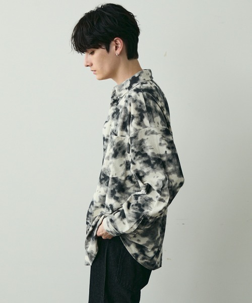 Shoowtime（ショウタイム）の「タイダイパターンコーデュロイシャツ / Tie-Dye Style Corduroy Shirt（シャツ/ブラウス・メンズ・ホワイト/カーキ/ブラック・MEDIUM/LARGE/X-LARGE）」の9枚目の写真