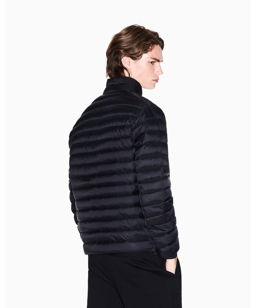 ARMANI EXCHANGE（アルマーニエクスチェンジ）の「【A|X アルマーニ エクスチェンジ】AXロゴ ライトダウンジャケット（ダウンジャケット/コート・メンズ・ブラック/ダークブラウン・MEDIUM/SMALL/X-SMALL/X-LARGE/LARGE/XX-LARGE）」の6枚目の写真