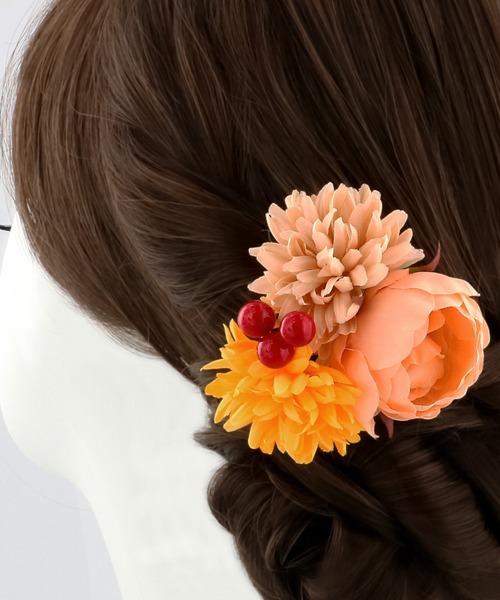 kimonomachi（キモノマチ）の「髪飾り クリップ 単品「クリームベージュ・オレンジピンク・レッド・モスグレー マムとプチローズ」全4種 日本製　浴衣髪飾り　浴衣（和装小物・レディース・オレンジ/クリーム/グレー/レッド・ONE SIZE）」の5枚目の写真