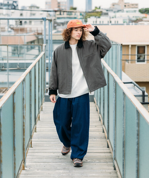 FREAK'S STORE（フリークスストア）の「限定展開 ビッグシルエット コーデュロイ切り替え ダックブルゾン / キルティング 中綿（ブルゾン・メンズ・ブラウン/ブラック/チャコールグレー/ベージュ・LARGE/MEDIUM/SMALL）」の17枚目の写真