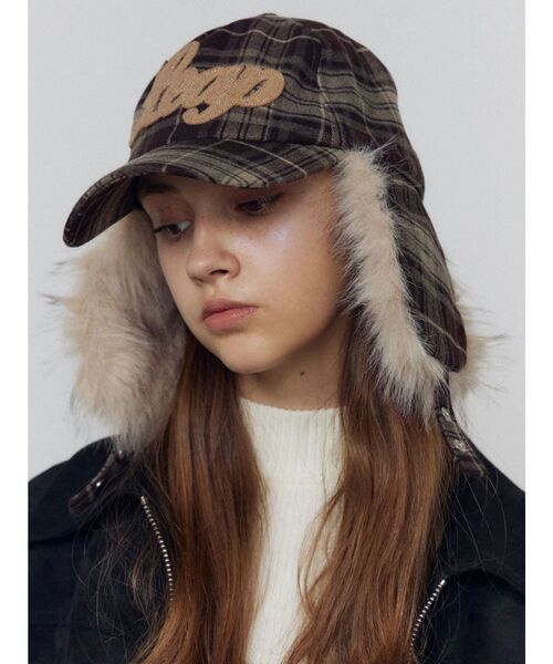 EMODA（エモダ）の「フェイクファーイヤーフラップウールキャップ（キャップ・レディース・ネイビー/ベージュ/ブラック・FREE）」の4枚目の写真