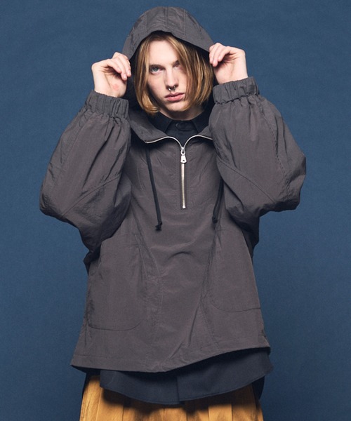 MAISON SPECIAL（メゾンスペシャル）の「《UNISEX》Prime-Over Half Zip Anorak Blouson/プライムオーバーハーフジップアノラックブルゾン【MAISON SPECIAL/メゾンスペシャル】（ブルゾン・メンズ・グレイッシュベージュ/ブラック/ブラウン/ピンク/チャコールグレー/パープル・0/1/2）」の2枚目の写真