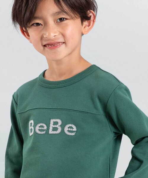 BeBe（ベベ）の「パッチ刺しゅうロゴレイヤード風トレーナー（スウェット・キッズ・グリーン/ブルー・130cm/110cm/120cm/150cm/140cm/100cm）」の16枚目の写真