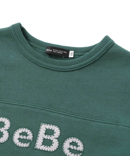 BeBe（ベベ）の「パッチ刺しゅうロゴレイヤード風トレーナー（スウェット・キッズ・グリーン/ブルー・130cm/110cm/120cm/150cm/140cm/100cm）」の4枚目の写真