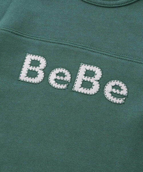 BeBe（ベベ）の「パッチ刺しゅうロゴレイヤード風トレーナー（スウェット・キッズ・グリーン/ブルー・130cm/110cm/120cm/150cm/140cm/100cm）」の15枚目の写真