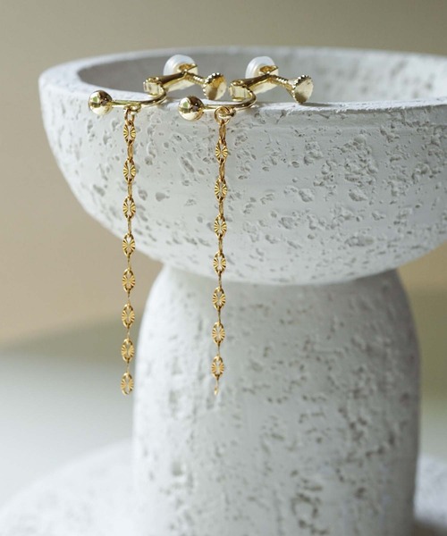 CERCA(チェルカ)の「saran jewelry/ミディアム デザイン チェーン イヤリング/アレルギー対応(イヤリング・レディース・ゴールド/シルバー・FREE)」の3枚目の写真