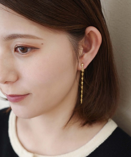 CERCA(チェルカ)の「saran jewelry/ミディアム デザイン チェーン イヤリング/アレルギー対応(イヤリング・レディース・ゴールド/シルバー・FREE)」の9枚目の写真