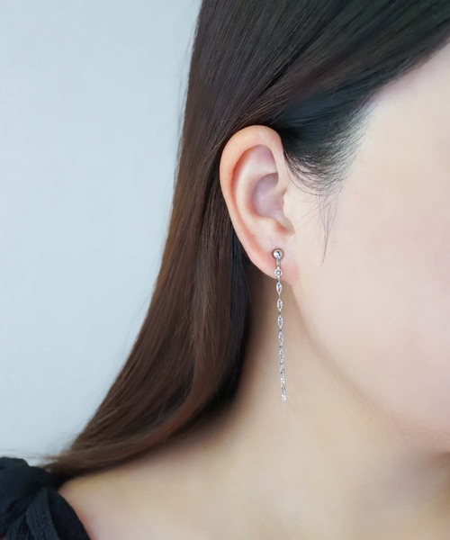 CERCA(チェルカ)の「saran jewelry/ミディアム デザイン チェーン イヤリング/アレルギー対応(イヤリング・レディース・ゴールド/シルバー・FREE)」の10枚目の写真