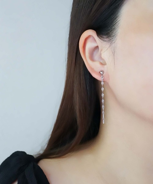 CERCA(チェルカ)の「saran jewelry/ミディアム デザイン チェーン イヤリング/アレルギー対応(イヤリング・レディース・ゴールド/シルバー・FREE)」の13枚目の写真