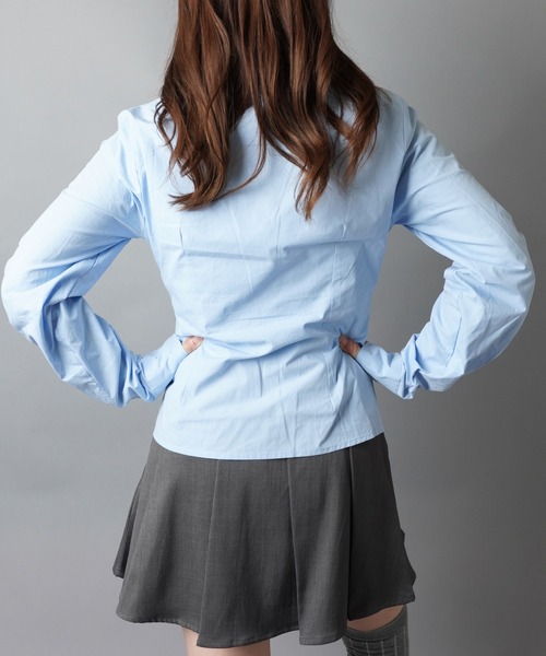 SPINNS(スピンズ)の「長袖シャツ/ワンポイントパーツ付き(シャツ/ブラウス・レディース・サックスブルー/ホワイト・ONESIZE)」の5枚目の写真