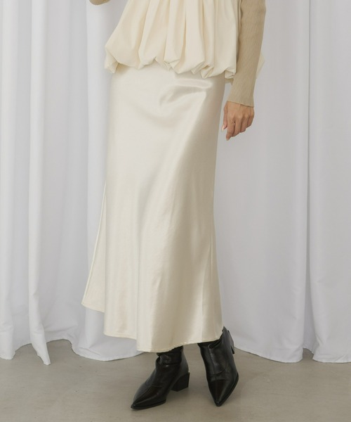 Olu.(オルドット)の「ルミナスサテンライクスカート(スカート・レディース・アイボリー/ブラック/ブラウン・0/1)」の2枚目の写真