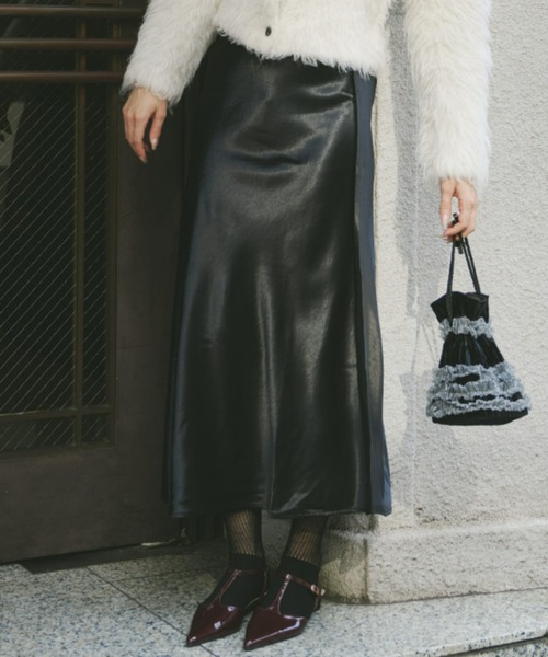 Olu.(オルドット)の「ルミナスサテンライクスカート(スカート・レディース・アイボリー/ブラック/ブラウン・0/1)」の3枚目の写真