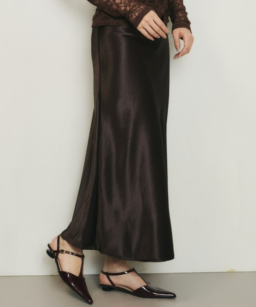 Olu.(オルドット)の「ルミナスサテンライクスカート(スカート・レディース・アイボリー/ブラック/ブラウン・0/1)」の16枚目の写真