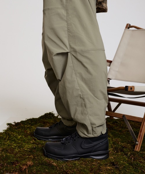 NIKE（ナイキ）の「ナイキ マノア レザー メンズブーツ / Nike Manoa Leather Men's Boots HF7095-001 Black（ブーツ・メンズ・ブラック・25.5/26/26.5/27/27.5/24/24.5/25/28/28.5/29/29.5/30）」の2枚目の写真