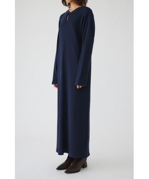 RIM.ARK(リムアーク)の「I line thermal OP Iラインサーマルワンピース(ワンピース・レディース・ライトブラック・36/38)」の4枚目の写真