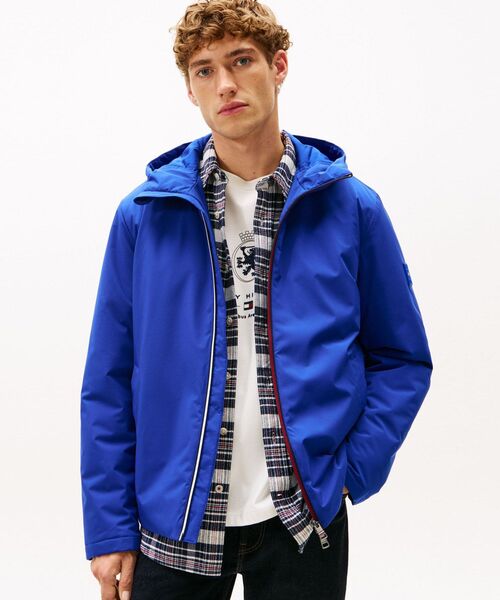 TOMMY HILFIGER(トミーヒルフィガー)の「フーデッドジャケット(ブルゾン・メンズ・ブルー/ネイビー・LARGE/MEDIUM/X-LARGE/SMALL)」の1枚目の写真