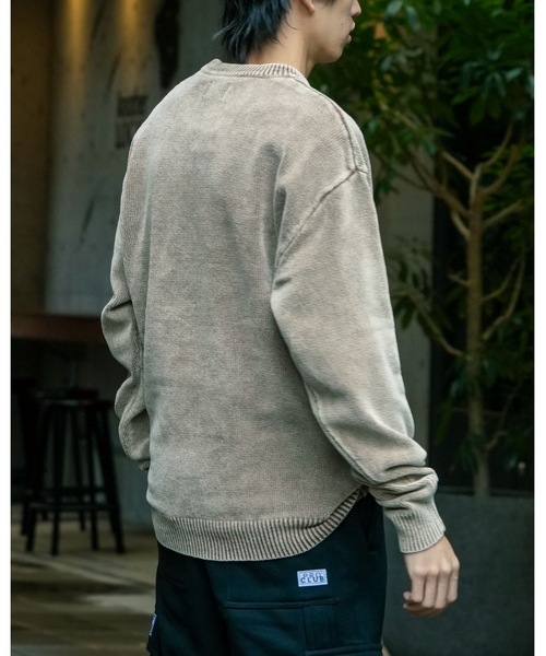 BILLABONG(ビラボン)の「BILLABONG メンズ GARAGE CREW NECK セーター 【2025年秋冬モデル】 @autumn /ビラボンレザーロゴワンポイントクルーネックニットセーター(ニット/セーター・メンズ・チャコールグレー/インディゴブルー/ブラウン・MEDIUM/LARGE/X-LARGE)」の18枚目の写真
