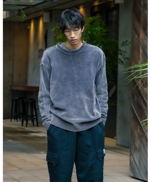 BILLABONG(ビラボン)の「BILLABONG メンズ GARAGE CREW NECK セーター 【2025年秋冬モデル】 @autumn /ビラボンレザーロゴワンポイントクルーネックニットセーター(ニット/セーター・メンズ・チャコールグレー/インディゴブルー/ブラウン・MEDIUM/LARGE/X-LARGE)」の7枚目の写真