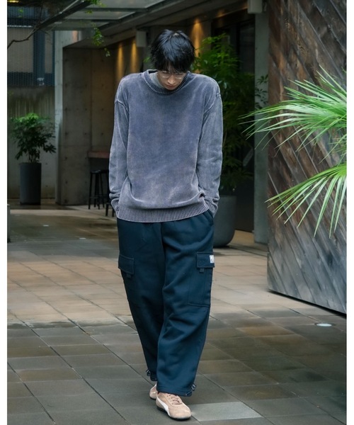 BILLABONG(ビラボン)の「BILLABONG メンズ GARAGE CREW NECK セーター 【2025年秋冬モデル】 @autumn /ビラボンレザーロゴワンポイントクルーネックニットセーター(ニット/セーター・メンズ・チャコールグレー/インディゴブルー/ブラウン・MEDIUM/LARGE/X-LARGE)」の4枚目の写真