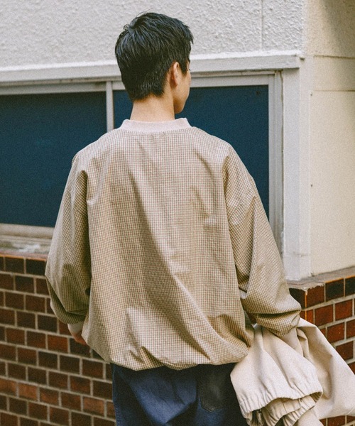 niko and...(ニコアンド)の「レトロチェック布帛プルオーバー(Tシャツ/カットソー・メンズ・ネイビー/ベージュ・LARGE/MEDIUM)」の6枚目の写真