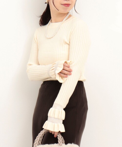 fredy couleur（フレディクルール）の「袖口フリルリブニット（ニット/セーター・レディース・オフホワイト/チャコールグレー/ブラック・38）」の9枚目の写真