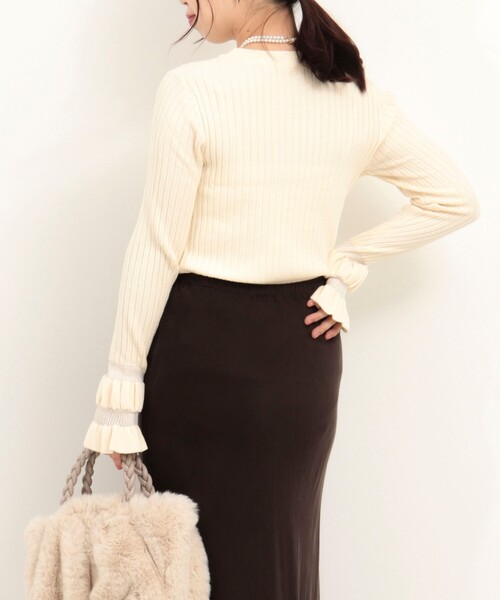 fredy couleur（フレディクルール）の「袖口フリルリブニット（ニット/セーター・レディース・オフホワイト/チャコールグレー/ブラック・38）」の10枚目の写真