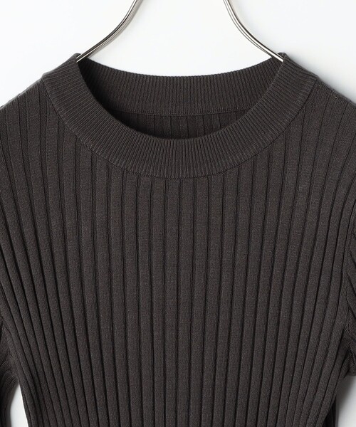 fredy couleur（フレディクルール）の「袖口フリルリブニット（ニット/セーター・レディース・オフホワイト/チャコールグレー/ブラック・38）」の21枚目の写真