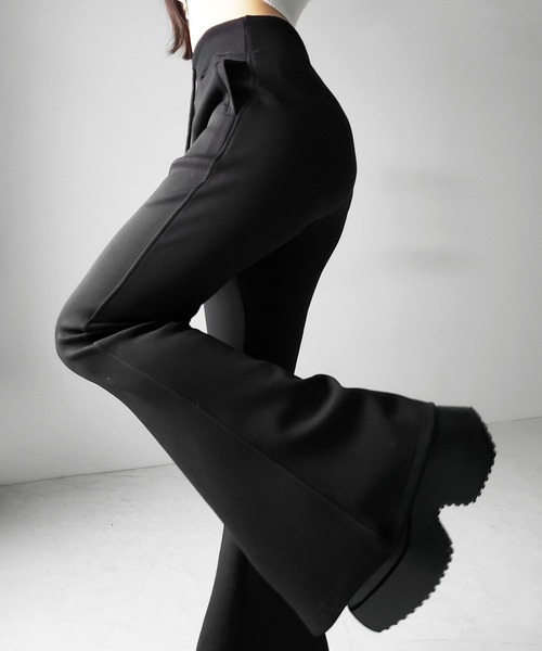 me+em select(ミームセレクト)の「【 2color 】ハイウエストワンホンスウェットフレアパンツ / high waist wanghong sweat flare pants(スウェットパンツ・レディース・グレー/ブラック・FREE)」の2枚目の写真