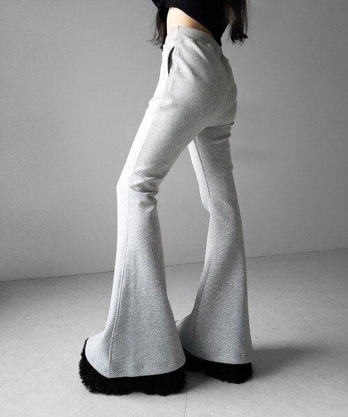 me+em select(ミームセレクト)の「【 2color 】ハイウエストワンホンスウェットフレアパンツ / high waist wanghong sweat flare pants(スウェットパンツ・レディース・グレー/ブラック・FREE)」の10枚目の写真