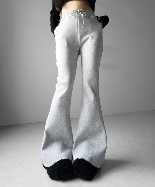 me+em select(ミームセレクト)の「【 2color 】ハイウエストワンホンスウェットフレアパンツ / high waist wanghong sweat flare pants(スウェットパンツ・レディース・グレー/ブラック・FREE)」の9枚目の写真