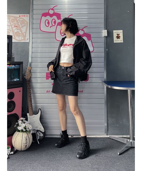 MUSINSA STANDARD WOMAN（ムシンサスタンダードウーマン）の「ウィメンズオーバーサイズトラックジャケット[ブラック]（ナイロンジャケット・レディース・その他・SMALL/MEDIUM/LARGE）」の18枚目の写真