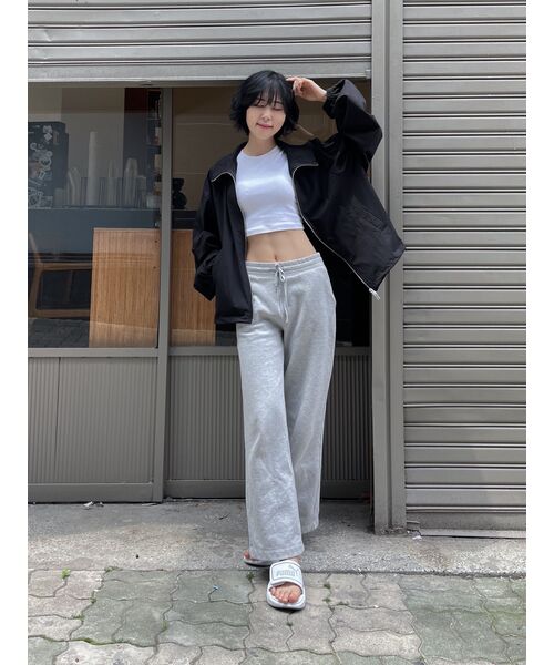 MUSINSA STANDARD WOMAN（ムシンサスタンダードウーマン）の「ウィメンズオーバーサイズトラックジャケット[ブラック]（ナイロンジャケット・レディース・その他・SMALL/MEDIUM/LARGE）」の12枚目の写真