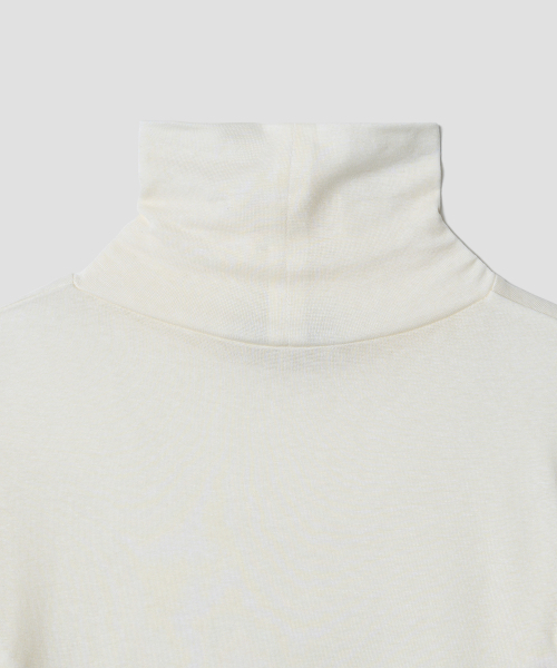 TTUDEMENT(トュードメント)の「BASIC ROLL-NECK PULLOVER_IVORY(ニット/セーター・レディース・その他・FREE)」の4枚目の写真