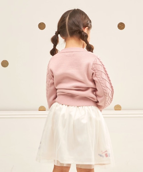 KP（ケーピー）の「mimiちゃん 袖ケーブル セーター 【ウォッシャブル】（ニット/セーター・キッズ・ピンク/レッド・120cm/130cm/90cm/100cm/140cm/110cm）」の5枚目の写真