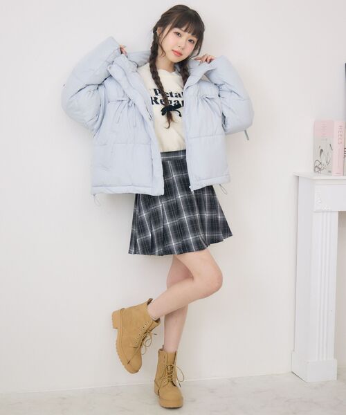 ems excite(エムズエキサイト)の「メニーリボン中綿BZ(ダウンジャケット/コート・レディース・ブラック/ナチュラル/ブルー・FREE)」の7枚目の写真