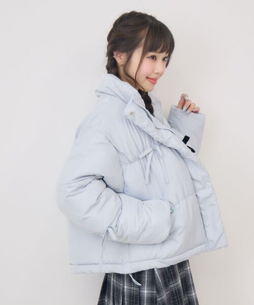 ems excite(エムズエキサイト)の「メニーリボン中綿BZ(ダウンジャケット/コート・レディース・ブラック/ナチュラル/ブルー・FREE)」の12枚目の写真