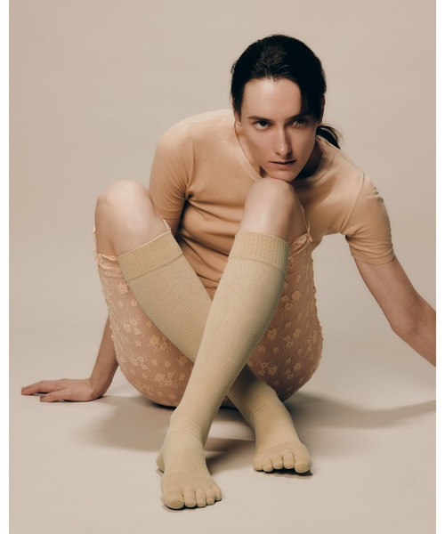 UNQUITTE(アンキュイット)の「【UNQUITTE】legitude socks grey アンキュイット 着圧ソックス 5本指(ソックス/靴下・レディース・グレー/チャコール/ブラック/ライトベージュ/ラベンダー/ライトグリーン・22-24cm/22-28cm/M(24cm)/L(25cm))」の5枚目の写真