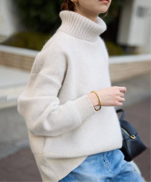 SLOBE IENA（スローブイエナ）の「《追加》ウォッシャブルファーリーダブルフェイスタートルニット（ニット/セーター・レディース・サックスブルー/アイボリー/ネイビー・FREE）」の7枚目の写真