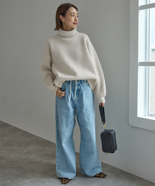 SLOBE IENA（スローブイエナ）の「《追加》ウォッシャブルファーリーダブルフェイスタートルニット（ニット/セーター・レディース・サックスブルー/アイボリー/ネイビー・FREE）」の8枚目の写真