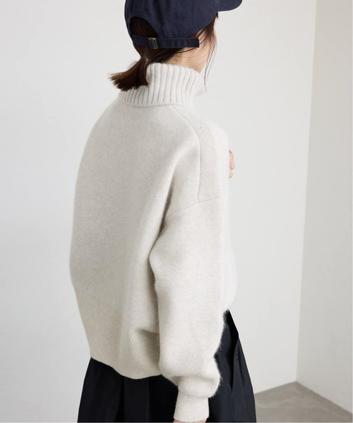 SLOBE IENA（スローブイエナ）の「《追加》ウォッシャブルファーリーダブルフェイスタートルニット（ニット/セーター・レディース・サックスブルー/アイボリー/ネイビー・FREE）」の18枚目の写真