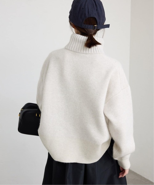 SLOBE IENA（スローブイエナ）の「《追加》ウォッシャブルファーリーダブルフェイスタートルニット（ニット/セーター・レディース・サックスブルー/アイボリー/ネイビー・FREE）」の19枚目の写真