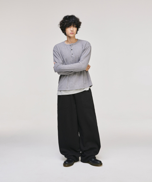 SIGNATURE（シグネチャ）の「Fatigue Curved Fleece Training Pants [Black]（スウェットパンツ・レディース・その他・LARGE/MEDIUM）」の2枚目の写真
