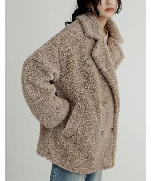 Re:EDIT（リエディ）の「[2025 WINTER PRE ORDER]オーバーサイズボアダブルミドルチェスターコート（チェスターコート・レディース・アイボリー/グレー/ブラウン/ベージュ・MEDIUM/LARGE）」の4枚目の写真