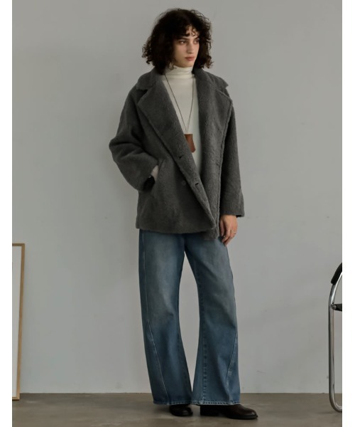 Re:EDIT（リエディ）の「[2025 WINTER PRE ORDER]オーバーサイズボアダブルミドルチェスターコート（チェスターコート・レディース・アイボリー/グレー/ブラウン/ベージュ・MEDIUM/LARGE）」の5枚目の写真