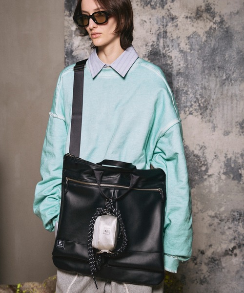 THEATRE PRODUCTS（シアタープロダクツ）の「《UNISEX》【THEATRE PRODUCTS】Collaboration With Charm Shoulder Leather Back/シアタープロダクツコラボレーションチャームレザーバック【MAISON SPECIAL/メゾンスペシャル】（エコバッグ/サブバッグ・メンズ・ブラック/シルバー・FREE）」の16枚目の写真